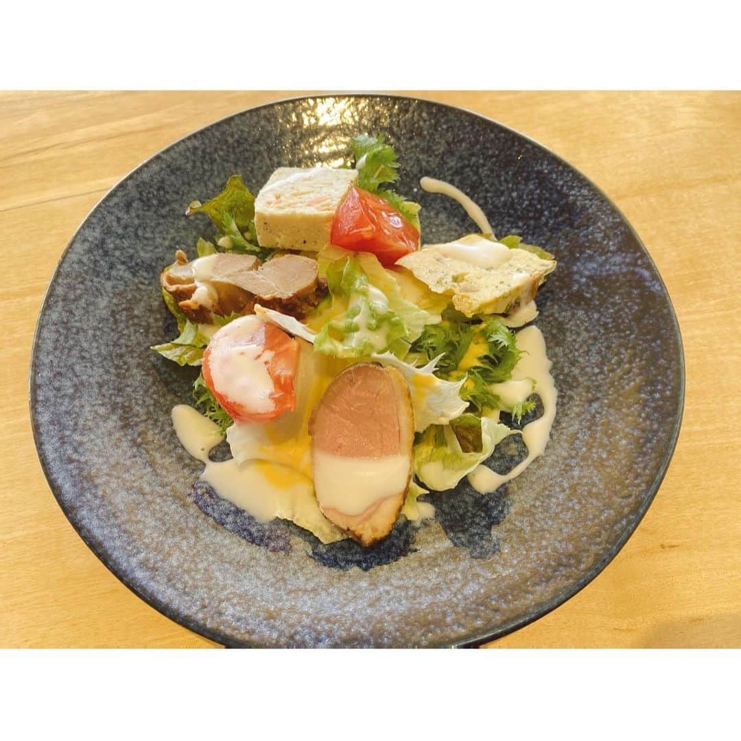 三石佳那さんのインスタグラム写真 - (三石佳那Instagram)「ㅤㅤㅤㅤㅤㅤㅤㅤㅤㅤㅤㅤㅤ ㅤㅤㅤㅤㅤㅤㅤㅤㅤㅤㅤㅤㅤ 後輩ちゃんと イッシモさんでランチ☺︎  前菜もパスタもデザートも 美味しい〜  仕事の合間に 20代後半女子二人で 話に花が咲きました💐  #新潟 #niigata #古町 #新潟グルメ #新潟ランチ #ランチ #イタリアン」5月28日 17時56分 - mitsuishi_kana_bsn