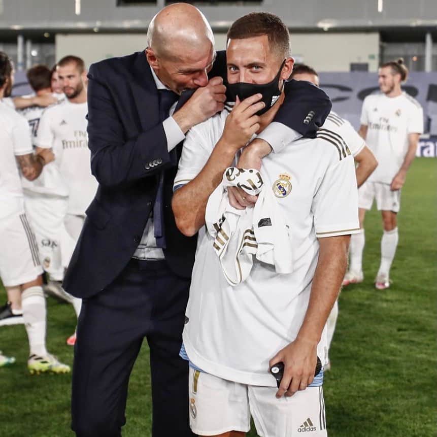 エデン・アザールさんのインスタグラム写真 - (エデン・アザールInstagram)「Thank you for everything legend @zidane」5月28日 18時44分 - hazardeden_10