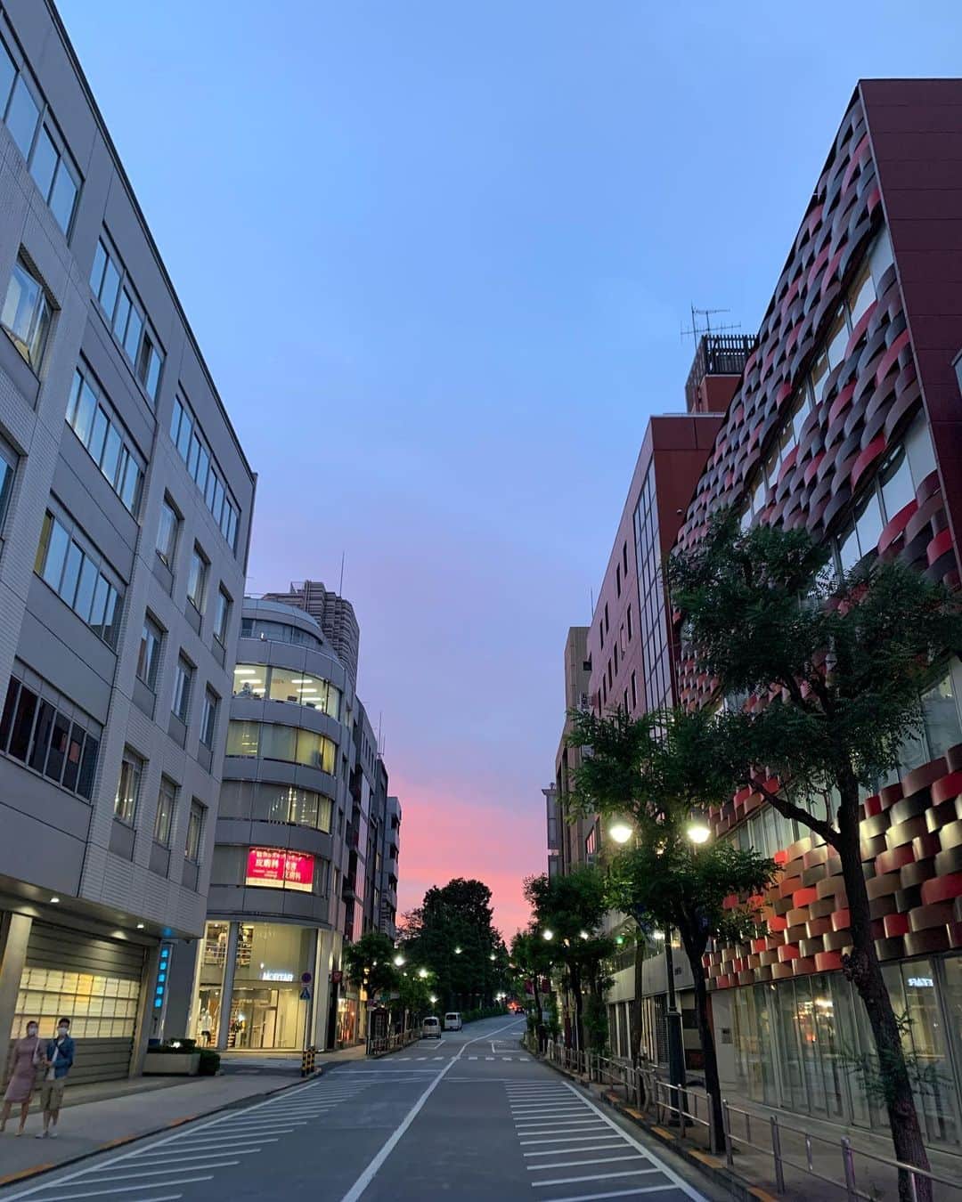 のインスタグラム：「今宵は空の色がめちゃめちゃ綺麗です✨」