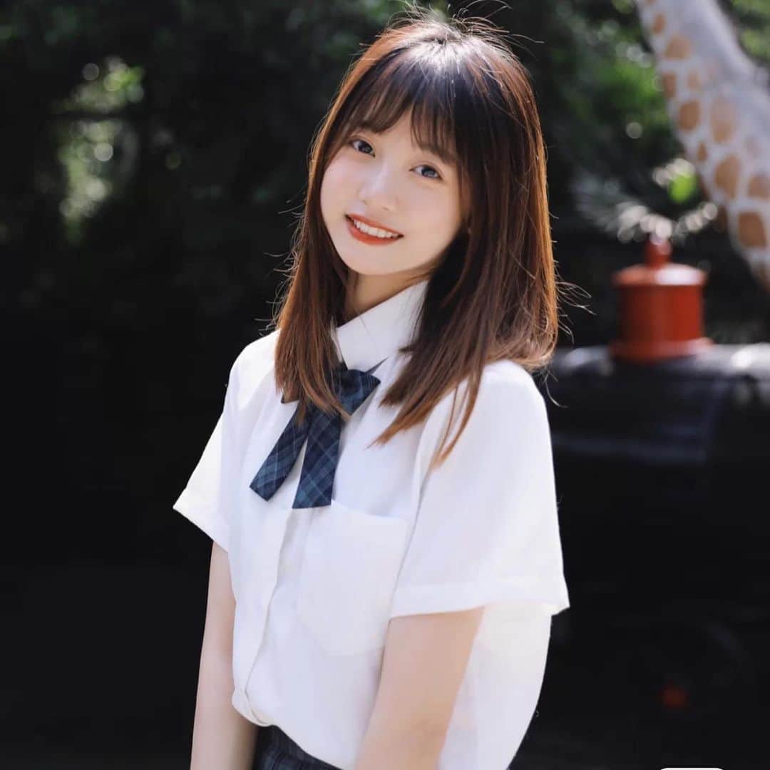 星來のインスタグラム：「外国人×国宝級美人。 #外国人 #国宝級美人 #美しい #制服 #いいね返し #インスタ映え #instagood #instalike #f4f #l4l #likeforlikes #likeforfollow #いいねした人全員フォローする #お洒落さんと繋がりたい #美男美女と繋がりたい」