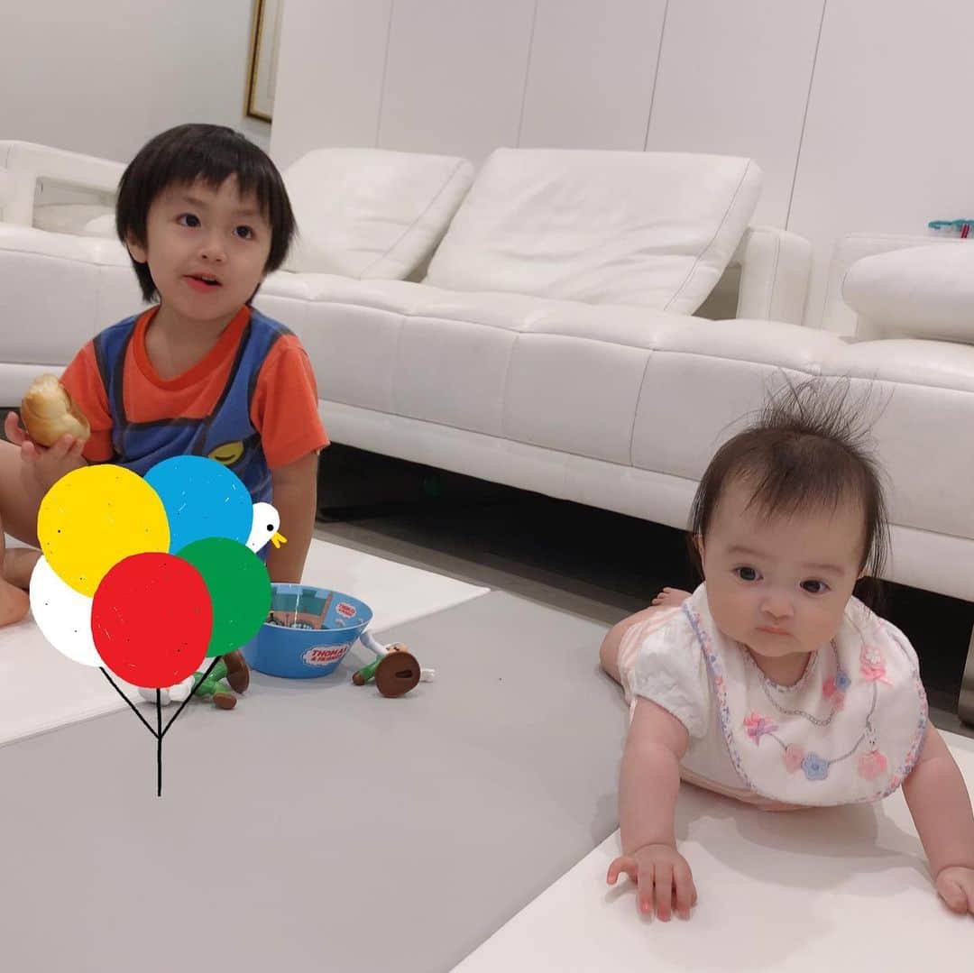 アレクサンダーのインスタグラム：「❤️ 天使2人」