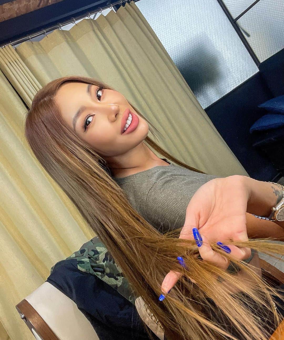 Jessiさんのインスタグラム写真 - (JessiInstagram)「You like my hair? gee thanks, just bought it 💁🏻‍♀️」5月28日 21時39分 - jessicah_o