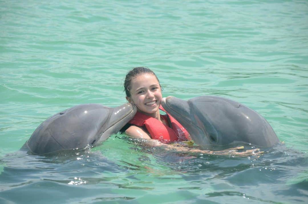 カミラ・ワリエワさんのインスタグラム写真 - (カミラ・ワリエワInstagram)「Купание с дельфинами 🐬😍❤️#kamilavalieva #cuba #sun #sea #dolphins」5月28日 21時37分 - kamilavalieva26