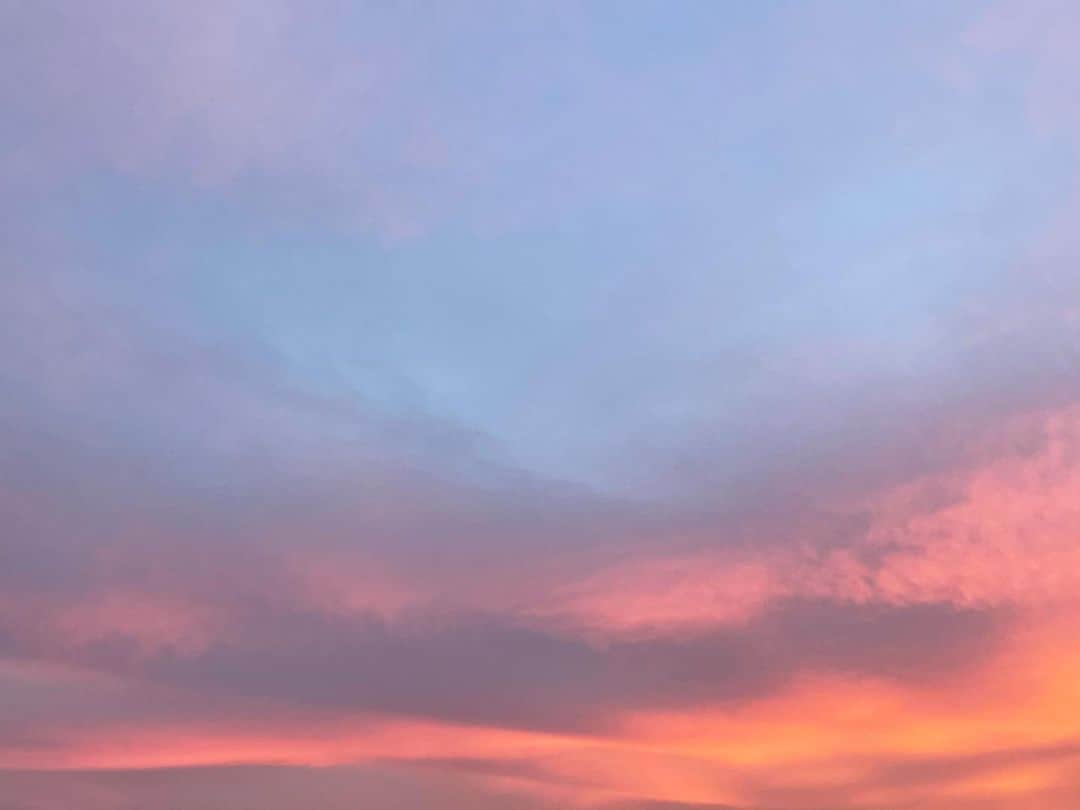のインスタグラム：「皆様こんばんは  ご覧頂くのは見ての通り、空です。  #空日記 #お空研究隊 #お空研究隊隊長 #空」