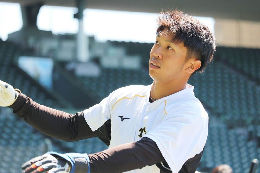 阪神タイガースさんのインスタグラム写真 - (阪神タイガースInstagram)「今日と明日、甲子園球場で読売ジャイアンツとのファーム交流戦が行われます！ 試合前練習の様子をお届けします！ #藤田健斗 選手 #島田海吏 選手 #石井将希 選手 #鈴木翔太 選手 #小野泰己 選手 #北條史也 選手 #髙山俊 選手 #ファーム交流戦  #阪神タイガース #挑超頂」5月29日 11時12分 - hanshintigers_official