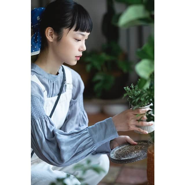 古川琴音さんのインスタグラム写真 - (古川琴音Instagram)「* 現在発売中の「リンネル7月号」に載ってます🌱 中目黒のグリーンショップにお邪魔しました^ ^ ・ @the_garden_nakameguro」5月29日 11時19分 - harp_tone