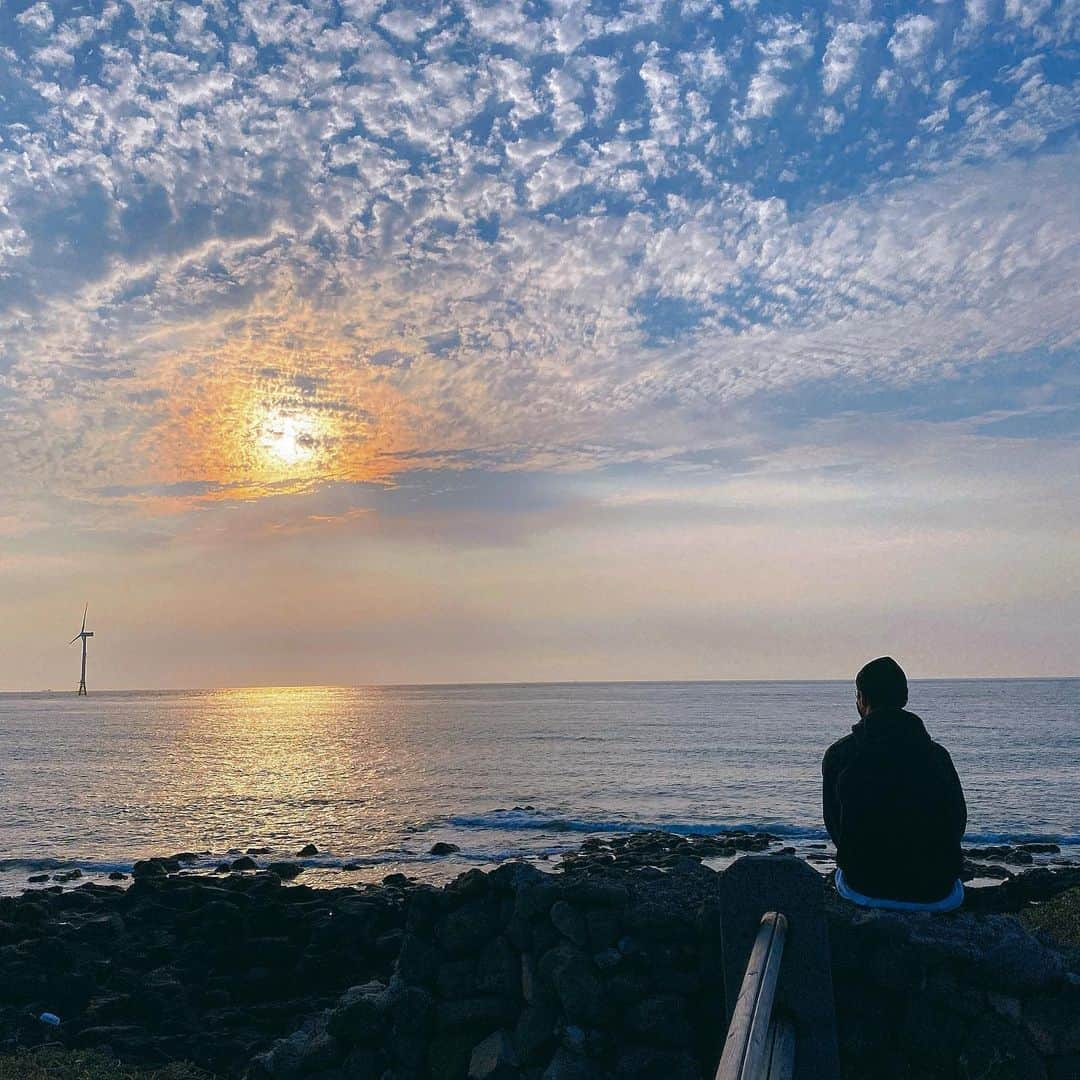 ソ・ジフンのインスタグラム：「그리운 제주도 🌊」