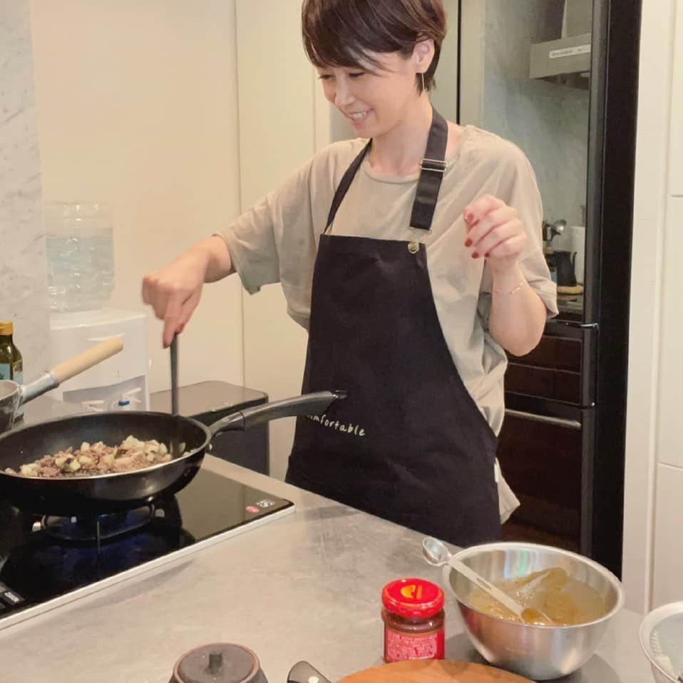 辺見えみりさんのインスタグラム写真 - (辺見えみりInstagram)「土曜日は 無心で朝から料理  #em食堂」5月29日 12時41分 - emiri_hemmi