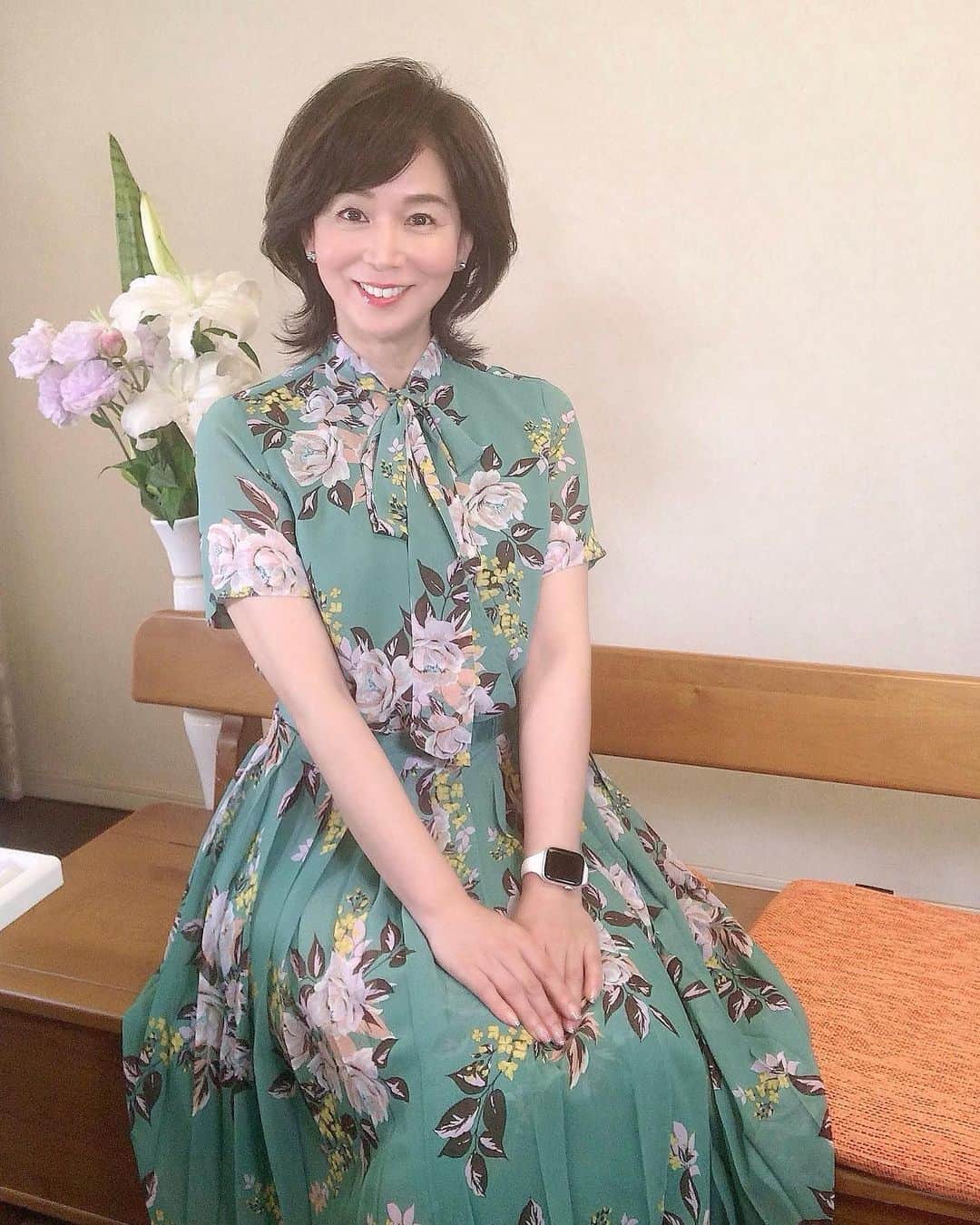 伊藤聡子さんのインスタグラム写真 - (伊藤聡子Instagram)「ひるおび！の衣装はNY&Cのグリーンの花柄ワンピースでした😊スカート部分はプリーツになっています。 紫陽花は絞りの着物のような色あいで綺麗ですね✨ #ひるおび#newyorkandcompany #紫陽花#伊藤聡子」5月29日 14時50分 - satokoito73