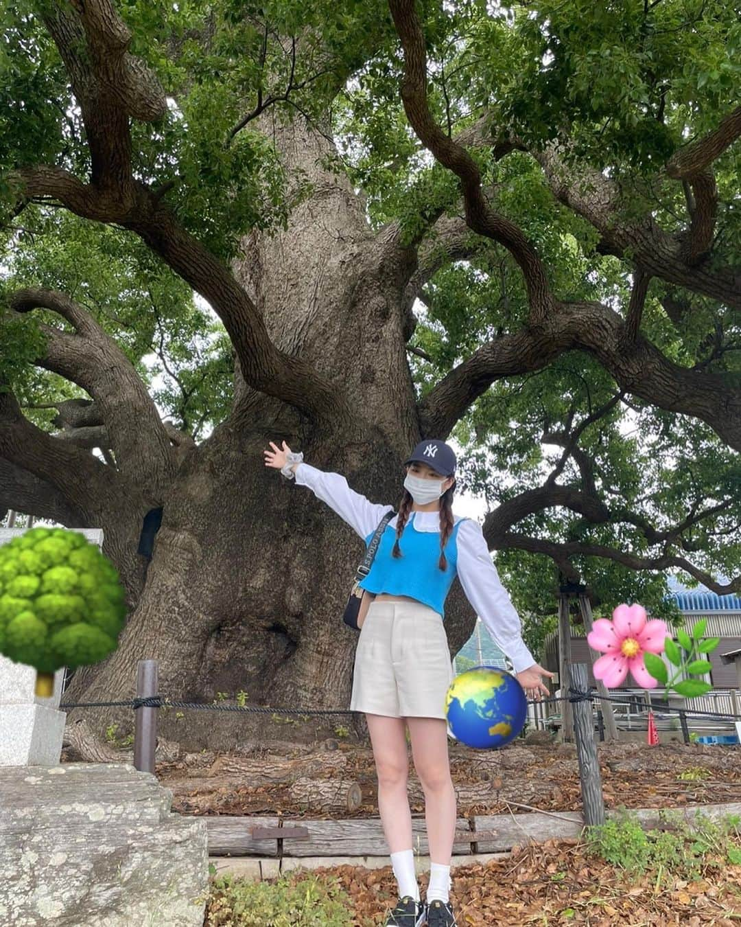 NiziUさんのインスタグラム写真 - (NiziUInstagram)「自然を感じてきた とても木が大きかった🌳🪵💫 -----------------------------------🌈 자연을 느껴보고 왔다 나무가 이만큼 컸어 🌳 🪵💫」5月29日 15時29分 - niziu_artist_official