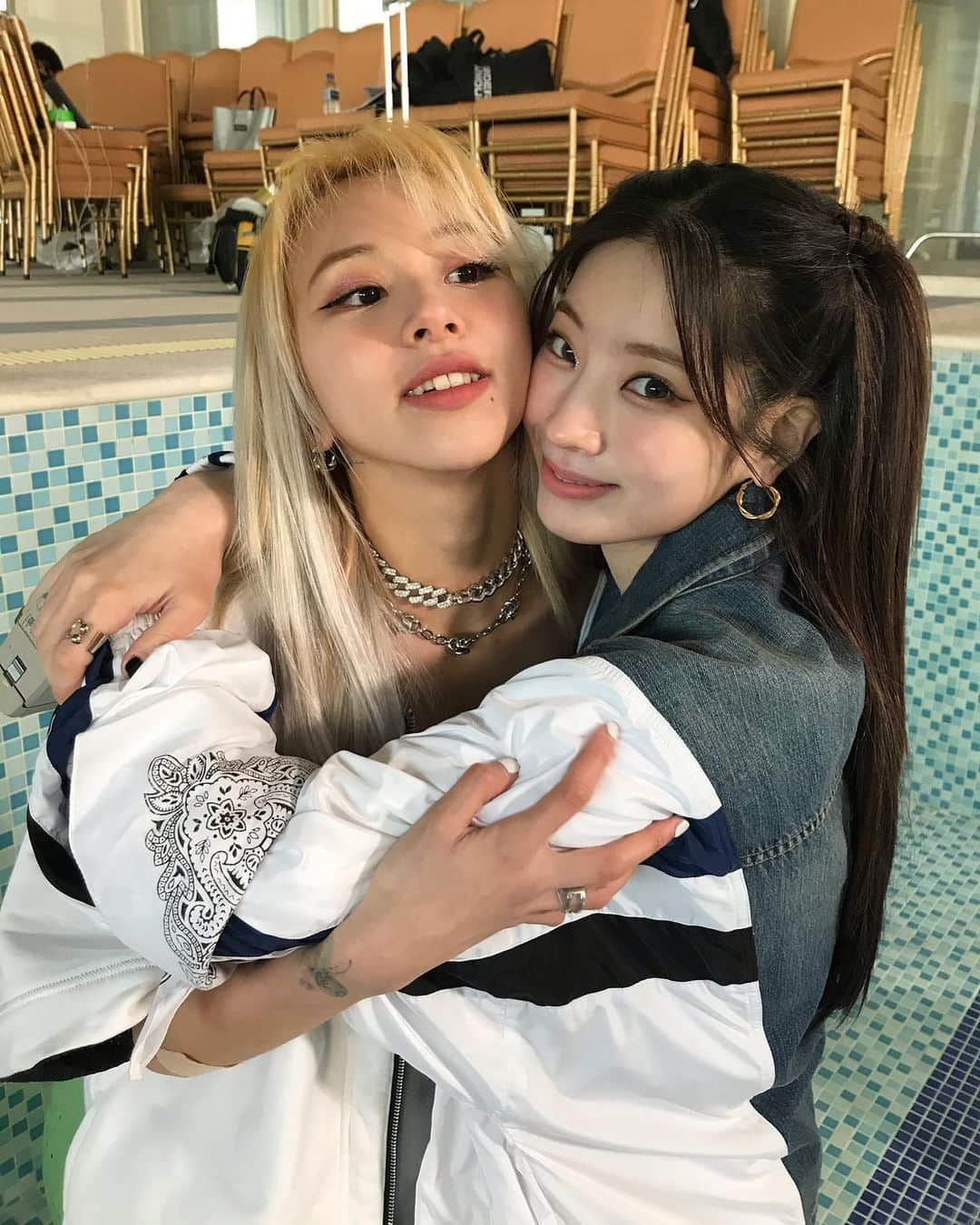 チェヨンさんのインスタグラム写真 - (チェヨンInstagram)「a little late but happy birthday to our dubu💗 #chaeyoung #채영 #twice #트와이스 #prettyrapstarchaeyoung」5月29日 15時54分 - twicechaeyoung