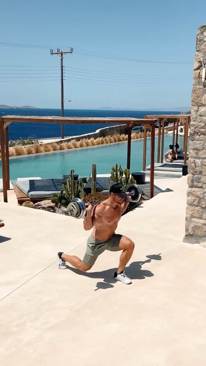 スティーブ・クックのインスタグラム：「Traveling for the last 7 week and my attitude towards working out on the road had to change. Here are My tips for staying in Shape while traveling. Thanks @rocabellamykonos for the beautiful background   1-short and sweet - Condense your workouts. Don’t worry about not doing as much as you typically would at home. Think about super setting to get more done in less time.  2. Walk instead of always taking an Uber and take the stairs instead of the elevator or the escalator at the airport.  3. Bring a jump rope. Besides being a great work out it makes you more Atheltic.  4. Keep a list of body weight  workouts. Or get the @fitnessculturetraining (we have a BW program)   5. Stay positive. Realize you’re not gonna work out as much as he would typically at home. This doesn’t mean all of your hard work is going down to two. Lots of times and all or nothing attitude will leave you in a worse off position. Do what you can with what you can.   Bonus tip- At dinner order a healthy appetizer and then box up half of your main dish- Or let your partner eat the rest LOL  Stats are from my @whoop band. Link in bio. Use code stevecook for discount.  Workout from the @fitnessculturetraining app. Garage program (limited equipment)」