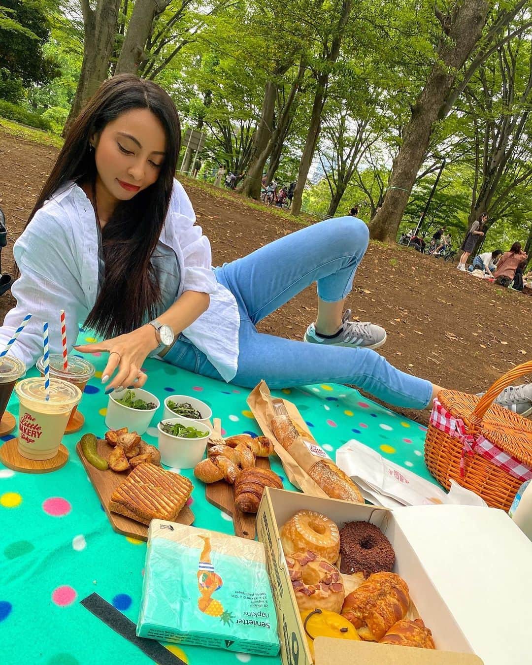 CAMIRAのインスタグラム：「写真たくさん。笑 代々木公園でぽてとのお散歩して最高でしたん(*´꒳`*)ぽてとくん大人気😂😂」