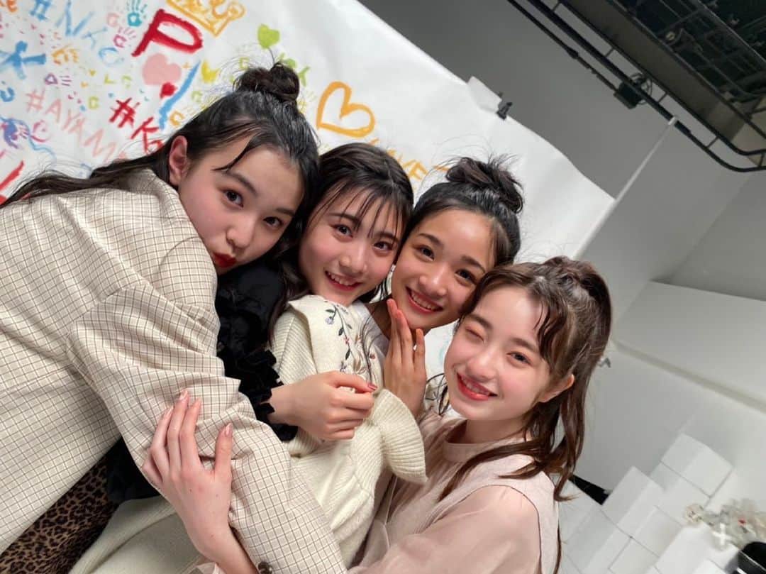 のインスタグラム：「♡♡♡♡ . 6月号の表紙ガールズの ゆるゆるおふしょっと。 . #森﨑美月 #近藤藍月 #中山あやか #葛西杏也菜 #全員私服だよん」