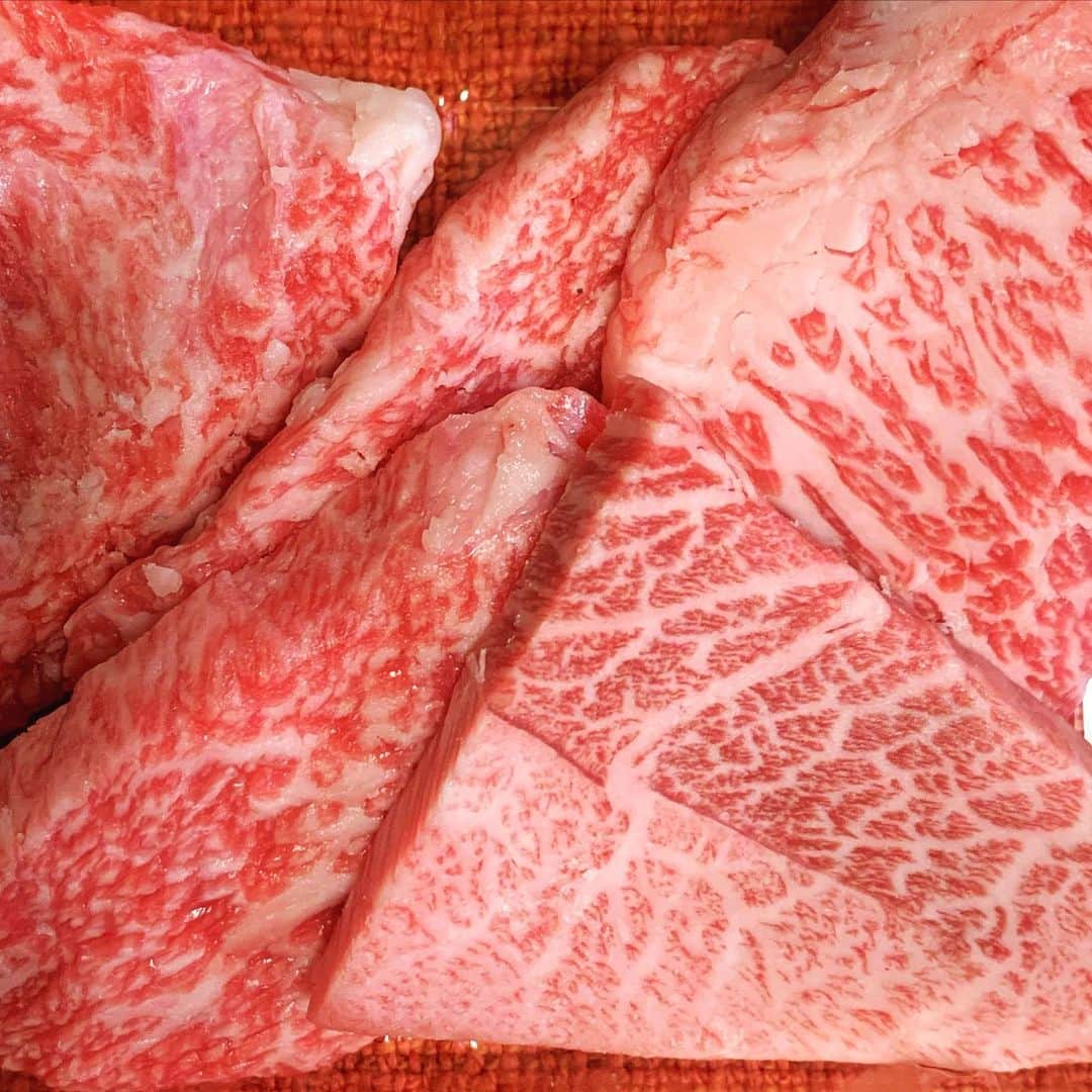 宙也さんのインスタグラム写真 - (宙也Instagram)「肉の日。 #黒毛和牛」5月29日 20時41分 - chuya_aquarius