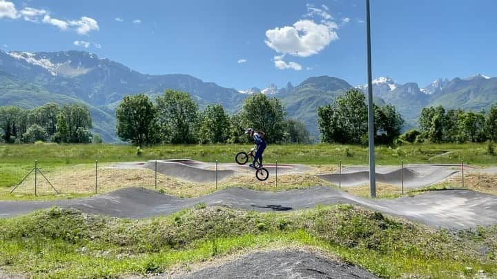 畠山紗英のインスタグラム：「BMX never gets me bored!! There are so many things that I can do😍   #bmx #bmxracing #sendit」