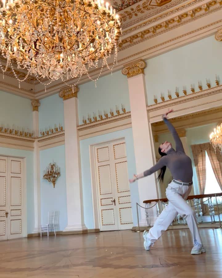 ダリア・ドミトリエワのインスタグラム：「Как вариант вам больше по душе ???😅」