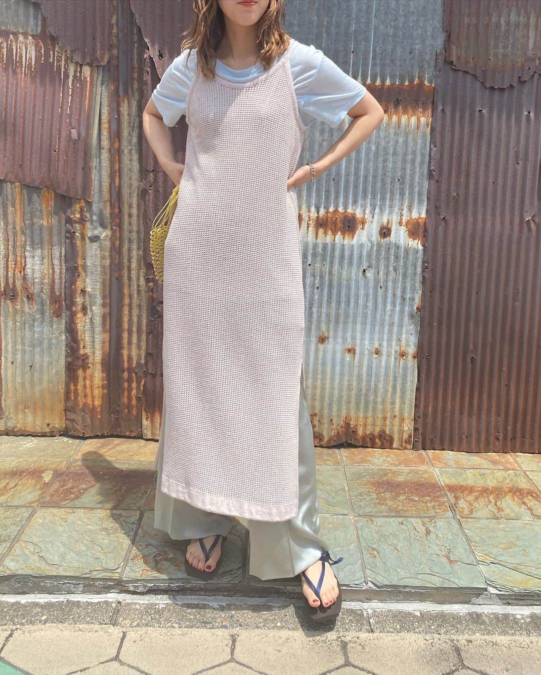 のインスタグラム：「PICKUP ITEM﻿ ﻿ 《 Baserange 》﻿ LOOSE TEE﻿ ￥8,910（税込）﻿ ﻿ 《 BATONER 》﻿ WATERMARK CAMISOLE ONEPIECE﻿ ￥26,400（税込）﻿ ﻿ 《 Ron Herman 》﻿ Pin tuck PT﻿ ￥28,600（税込）﻿ ﻿ 《 AURALEE 》﻿ BELTED BEACH SANDALS MADE BY FOOT THE COACHER﻿ ￥28,600（税込）﻿ ﻿ ﻿ スタッフ身長158cm﻿ ﻿ ﻿ オフィシャルサイトの在庫と店頭在庫は共有しております。﻿ 商品に関しましては、お気軽にコメントや店舗までお問い合わせください。﻿ ⬇︎⬇︎⬇︎﻿ @ann_de_ark  @arknets_official﻿ #fashion #栃木 #宇都宮 #ショップ  #arknets #anndeark #annstyling #anncode #baserange #batoner #ronherman #auralee #aeta」
