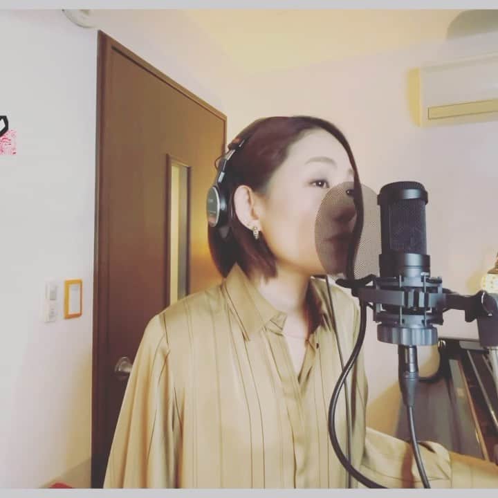 宮本美季のインスタグラム：「7月7日七夕の日は丸の内コットンクラブにて宮本美季のワンマンライブがございます❤詳細はコットンクラブHPまで↓   http://www.cottonclubjapan.co.jp/jp/sp/artists/miki-miyamoto/  ゲストはこの人！ @cc_rioske_  Rioske😌　私のYoutubeでコラボしてるので、良かったら見てね😊NG連発して夜が明けるかと思ったよね🤣 続きは是非youtubeで↓  https://youtu.be/WWN7X4fXBkM  #ディズニー　＃美女と野獣」