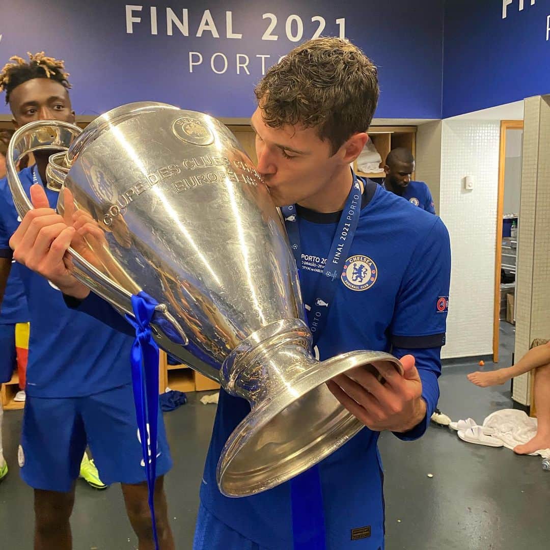アンドレアス・クリステンセンのインスタグラム：「Comeback f****** worthy!!! CHAMPIONS LEAGUE WINNERS.  LETS GOOOOOOOOOOOOOOOOOO.  What a team man!!! What a team」
