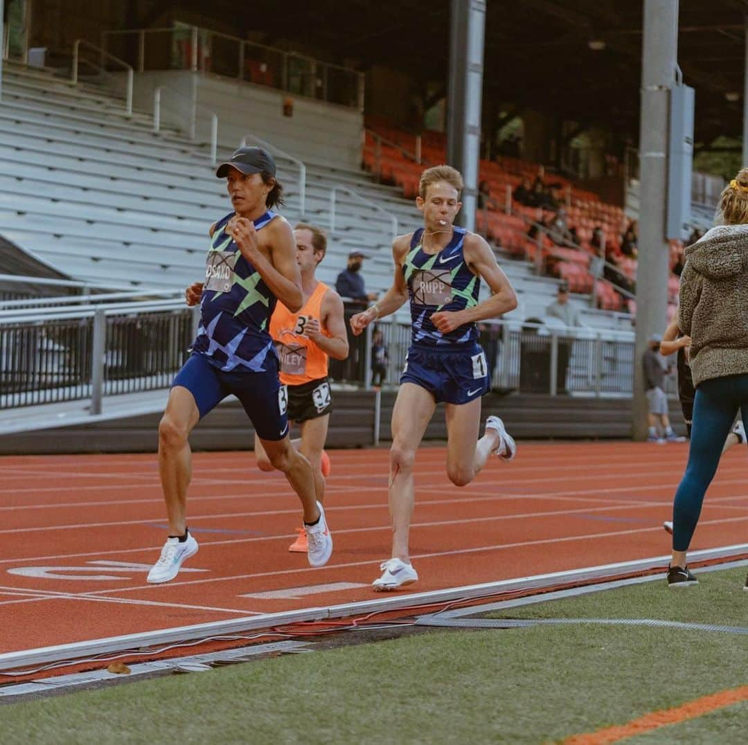 大迫傑さんのインスタグラム写真 - (大迫傑Instagram)「Portland Track Festival  10000m×2  27’56”, 29’04”  Be in the moment 🧘🏻‍♂️ 引き続き粛々と愚直にやっていきます🏃‍♂️  📷: @cortneywhite_」5月30日 8時16分 - suguru_osako