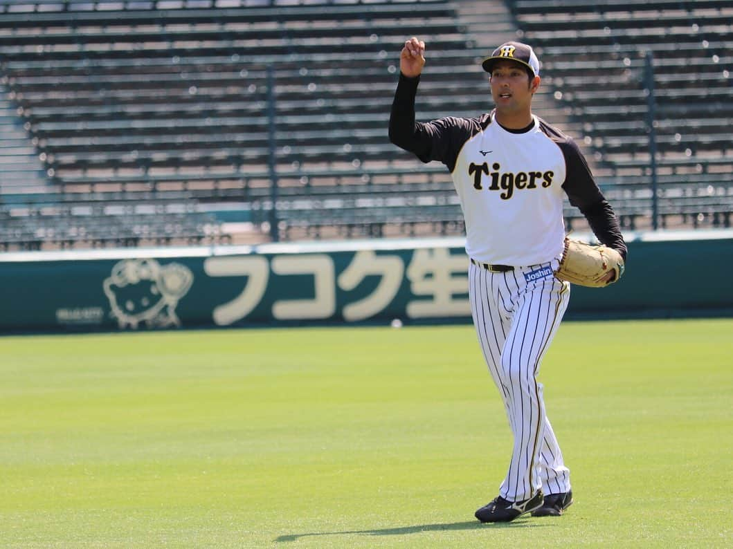 阪神タイガースさんのインスタグラム写真 - (阪神タイガースInstagram)「本日も、甲子園球場で読売ジャイアンツとのファーム交流戦です！ 試合前練習の様子をお届けします！  #遠藤成 選手#望月惇志 選手#藤谷洸介 選手#加治屋蓮 選手#井上広大 選手 #ファーム交流戦  #阪神タイガース #挑超頂」5月30日 10時19分 - hanshintigers_official