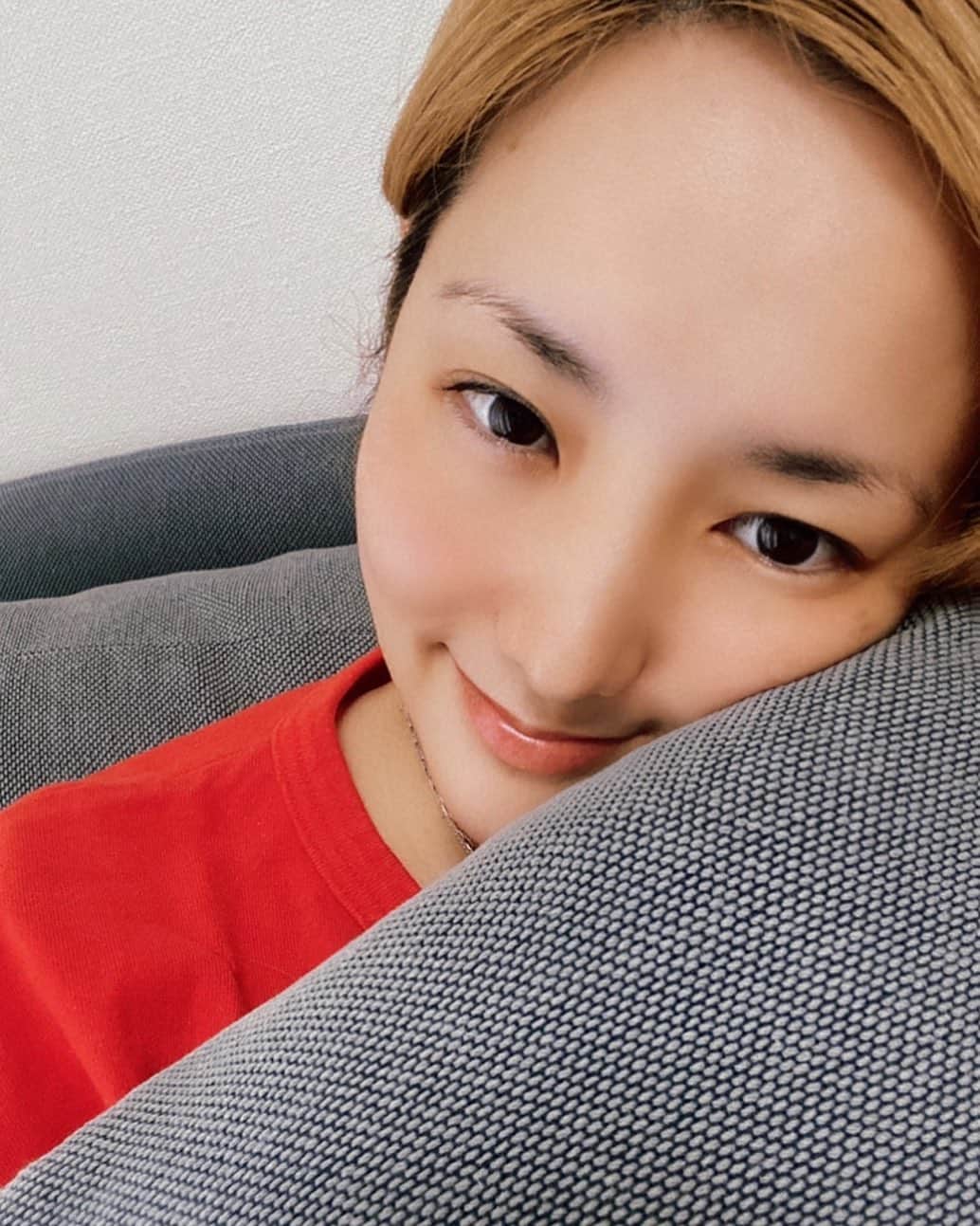 希良梨のインスタグラム：「HAPPY SUNDAY👩‍🎤💗🌷  今日はお休みだけど まだSKYと何するかを決めてないの🥝🥝🥝  HAPPY SUNDAY 今天終於放假 還沒決定要跟SKY做些什麼呢🥝🥝🥝  #happysunday #goodvibes  #andtaiwan #taiwanentertainment  #taiwanculture  #collaboration    #love #japan #like4like #simple #nature #taiwan #momlife #followforfollow #follow4follow #kirari #希良梨 #アニメ好きな人と繋がりたい #漫画好きな人と繋がりたい」