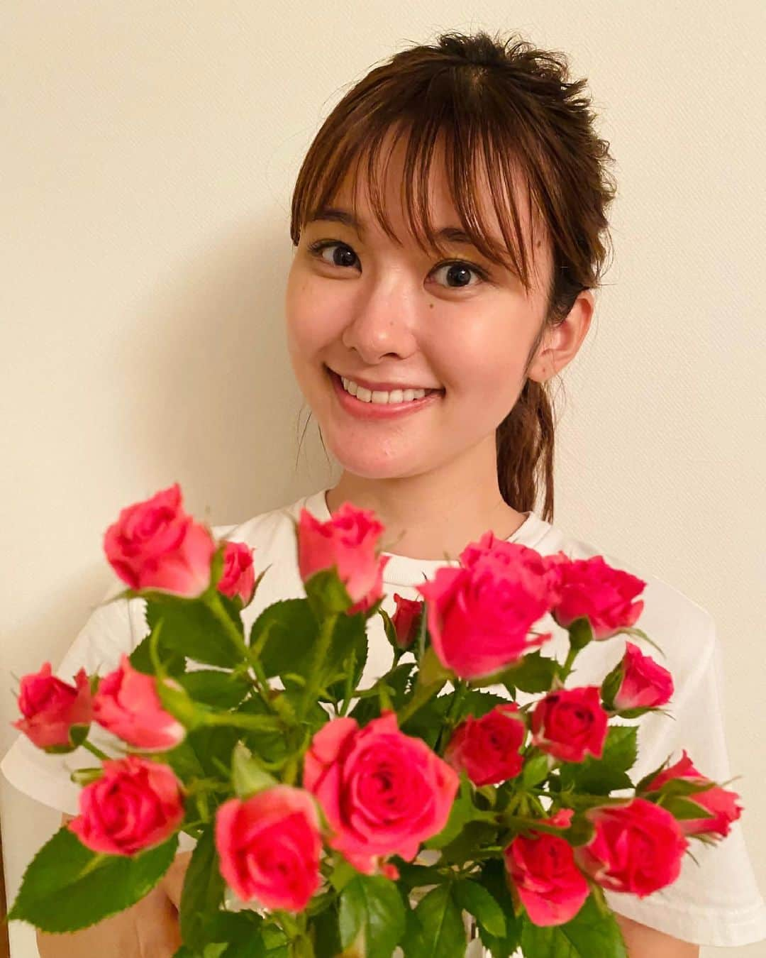 増田紗織さんのインスタグラム写真 - (増田紗織Instagram)「こんばんは🌙 . . . #abc #announcer #アナウンサー #バラ #🌹 #薔薇 #flowers #flower #flowerstagram #rose #お花のある暮らし #ミニ薔薇」5月30日 22時48分 - saorimasuda_official