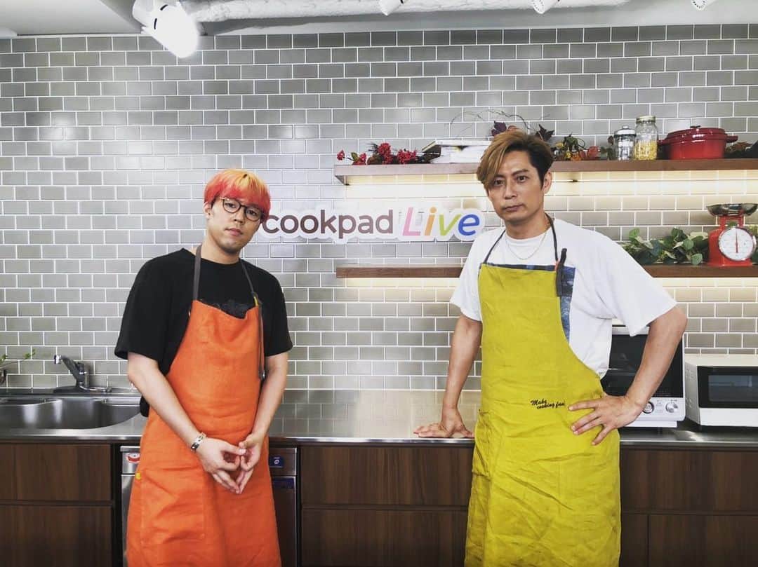 のインスタグラム：「クックアシスタントです👌 チーズケーキめちゃくちゃ美味しかったです。 エプロンなんて学生以来に付けた気がする。 #cookpadlive」