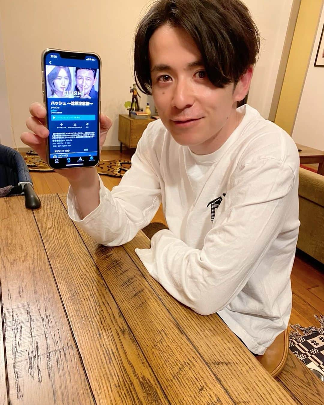 藤森慎吾さんのインスタグラム写真 - (藤森慎吾Instagram)「Amazon Prime Video（アマプラ）で韓流ドラマ「ハッシュ～沈黙注意報～」を観ました👍  日本初上陸でアマプラにて独占配信中！！ 新聞社が舞台。記者たちの良心や、葛藤などをリアルに描いた社会派ヒューマンドラマです📰  主役はファン・ジョンミン。そして相方役は、あの少女時代のユナちゃんでーす！ 少女時代のLIVEを見に行ったあの時の興奮再び😍お誕生日おめでとう🎂 この後もアマプラで韓流ドラマが続々配信されるみたいですー みんなもアマプラでおうち時間を楽しもう！  #황정민 #アマプラ #ファンジョンミン #Amazonプライム  #ユナ #韓流 #韓国ドラマ #윤아 #hush #허쉬 #pr #韓ドラ #少女時代 #소녀시대 #アマゾンプライムビデオ #沈黙注意報 #ハッシュ#おうち時間」5月30日 16時00分 - fujimori_shingo0317