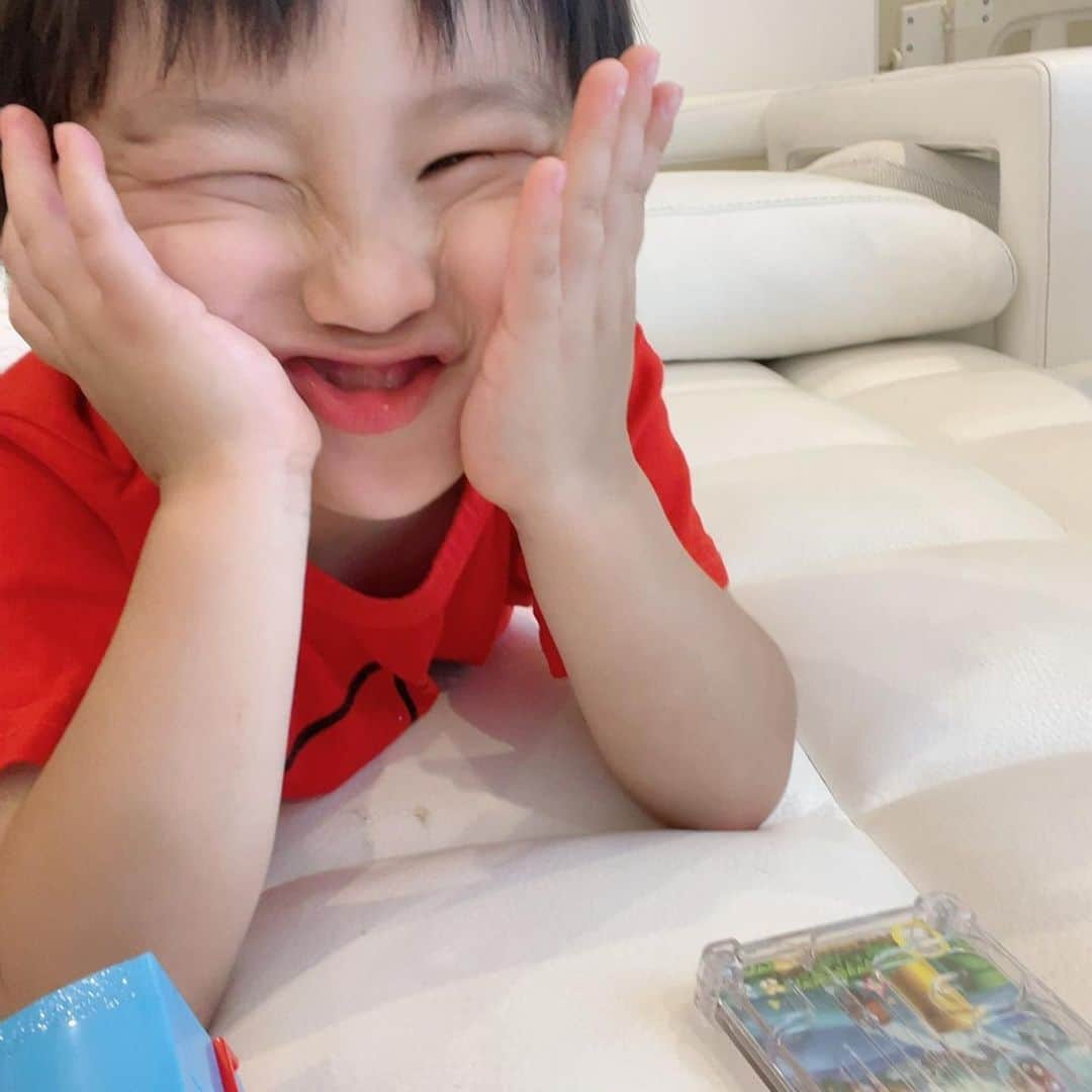 アレクサンダーさんのインスタグラム写真 - (アレクサンダーInstagram)「中々のイケメンくん❤️から の変顔🤪🤪🤪🤪」5月30日 16時08分 - alexanderfriends
