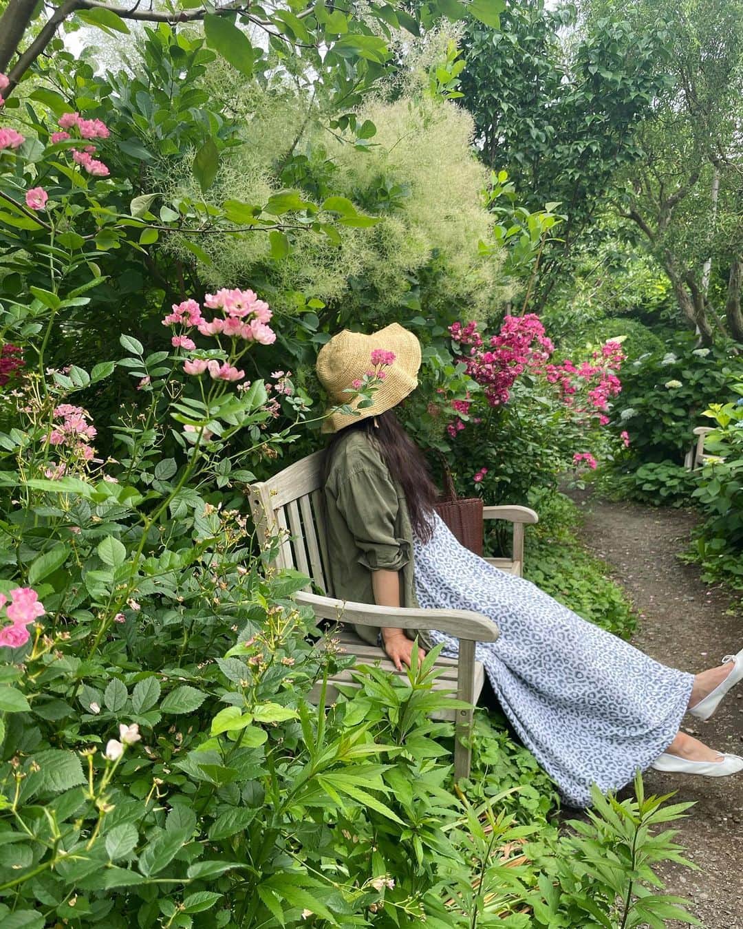 masakiさんのインスタグラム写真 - (masakiInstagram)「秘密の花園的な 我が家の庭もこんな風にしたい♡」5月30日 16時18分 - mogurapicassowols