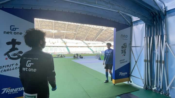 伊佐耕平のインスタグラム：「勝ちました〜!  #一致団結 #応援ありがとうございました」