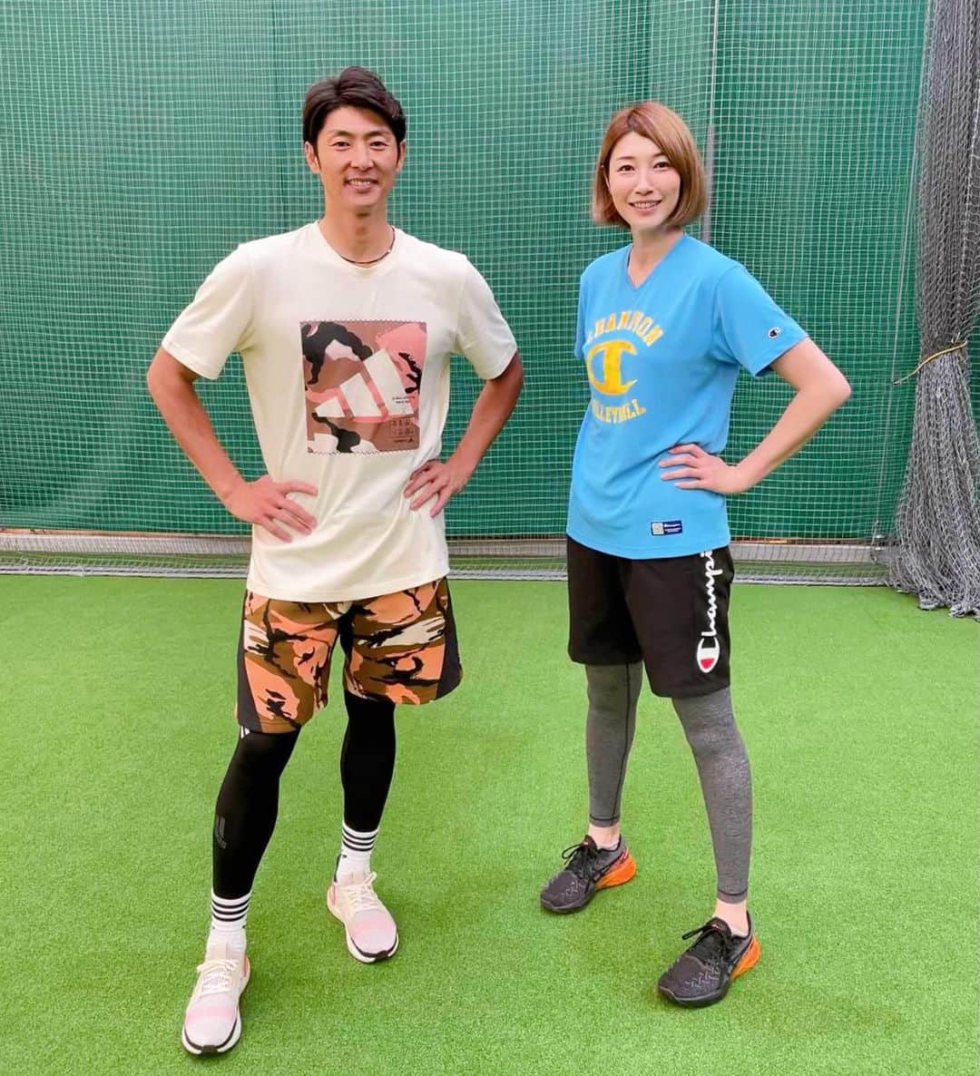 のインスタグラム：「・ @sportsbull_official で配信中 『狩野舞子の始球式女王への道⚾️』 ・ 本日は斉藤和巳さんが来てくださいました😳！！ ・ ピッチングの難しさ、緻密さ、なんならルールから教えていただきまして、本当にありがとうございました😂🙇‍♀️✨ ・ 斉藤さんにはしっかり最後まで見守っていただけるという事でしたので！？ これからもコーチ、よろしくお願いいたします🥺🙏 ・ まさか斉藤さんとキャッチボールをさせて頂けるなんて夢にも思ってなかったので、もう本当に申し訳なさすぎましたー😂 キャッチももっと上手く出来る様に頑張ります🙈💦 ・ #sportsbull #おぎやはぎのスポーツバラエティ  #bullsshow #おぎやはぎ さん #斉藤和巳 さん #狩野舞子 #野球 #始球式」