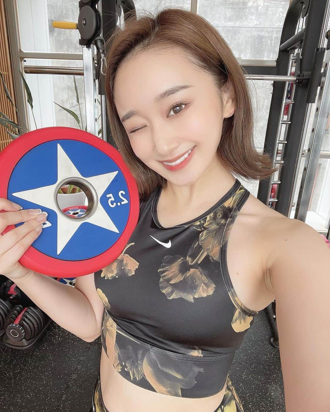 MAYUMIさんのインスタグラム写真 - (MAYUMIInstagram)「🇺🇸 * @lygym_sakae でパーソナルトレーニング♥️ * 体脂肪率増えていたので、気合い入れ直します…😭 脱！ #コロナ太り ！！🥊笑笑 * #lygym #名古屋 #パーソナルトレーニング #ジム」5月30日 20時05分 - mayumiii0305