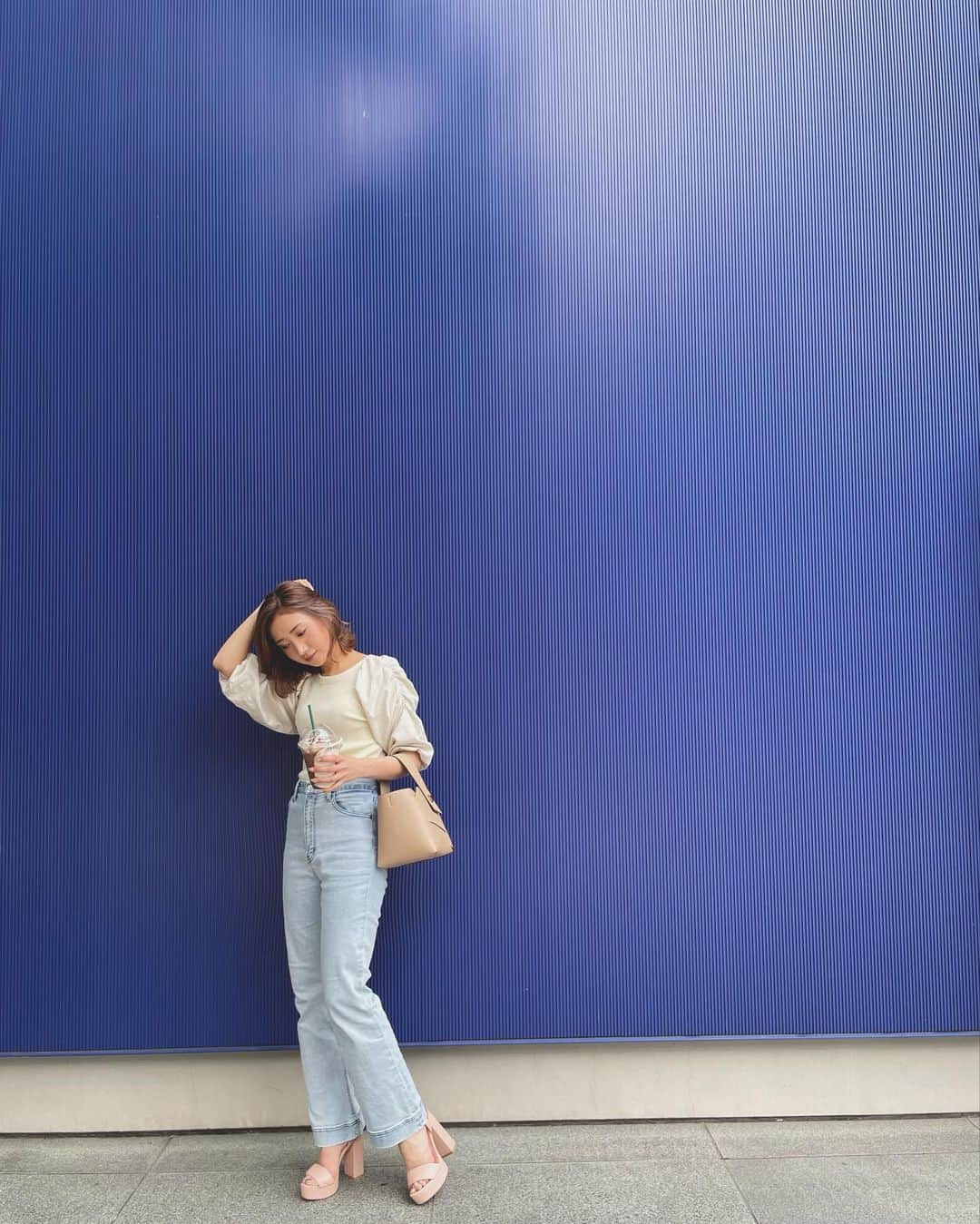 のインスタグラム：「･ いつかのコーデ🌼*ﾟ  Tops: @eimyistoire_official  Pants: @sly_official  shoes: @eimyistoire_official  Bag: @charleskeith_jp   #ootd#eimyistoire#sly#charleskeith#fashion#2021ss」