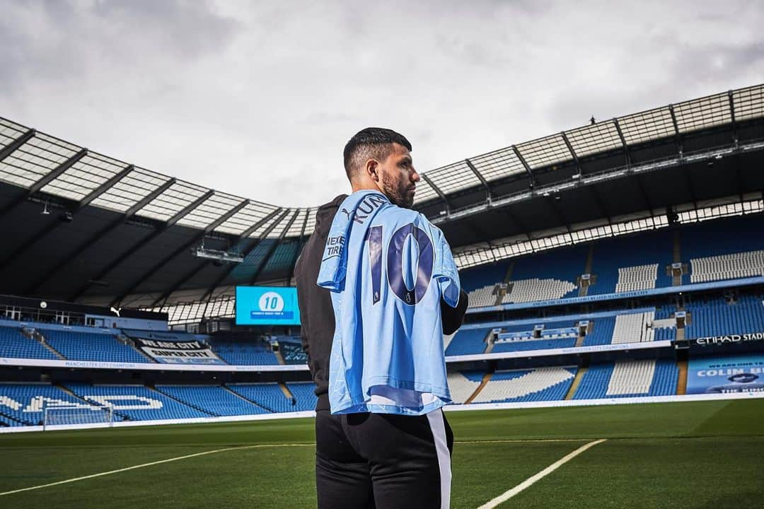 セルヒオ・アグエロさんのインスタグラム写真 - (セルヒオ・アグエロInstagram)「Orgulloso del equipo y de haber vestido tantos años esta camiseta. Manchester City siempre en mi corazón 💙」5月31日 5時39分 - kunaguero