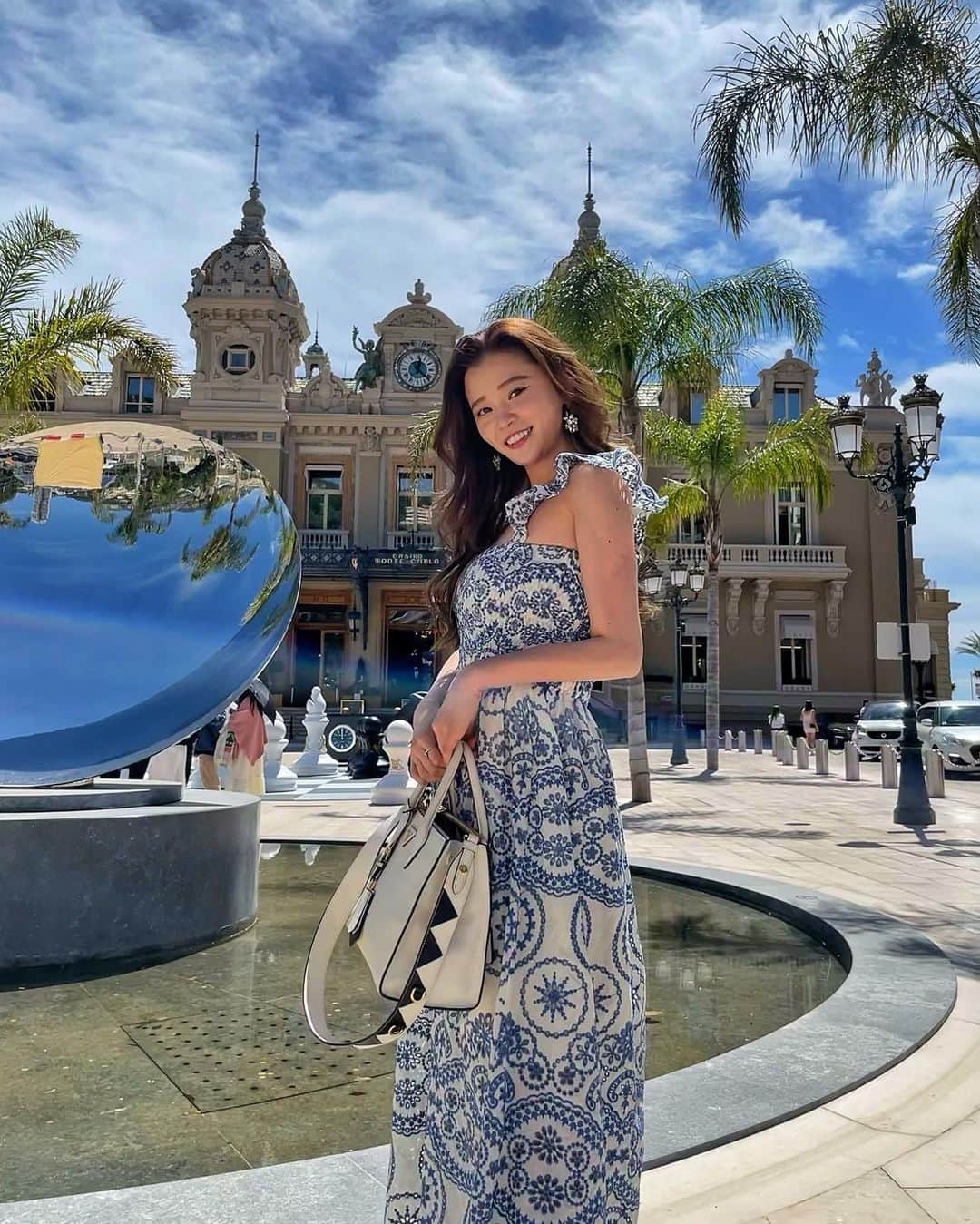 陽菜えみるのインスタグラム：「.  🏰🇲🇨 Casino square♟️🐴  .」