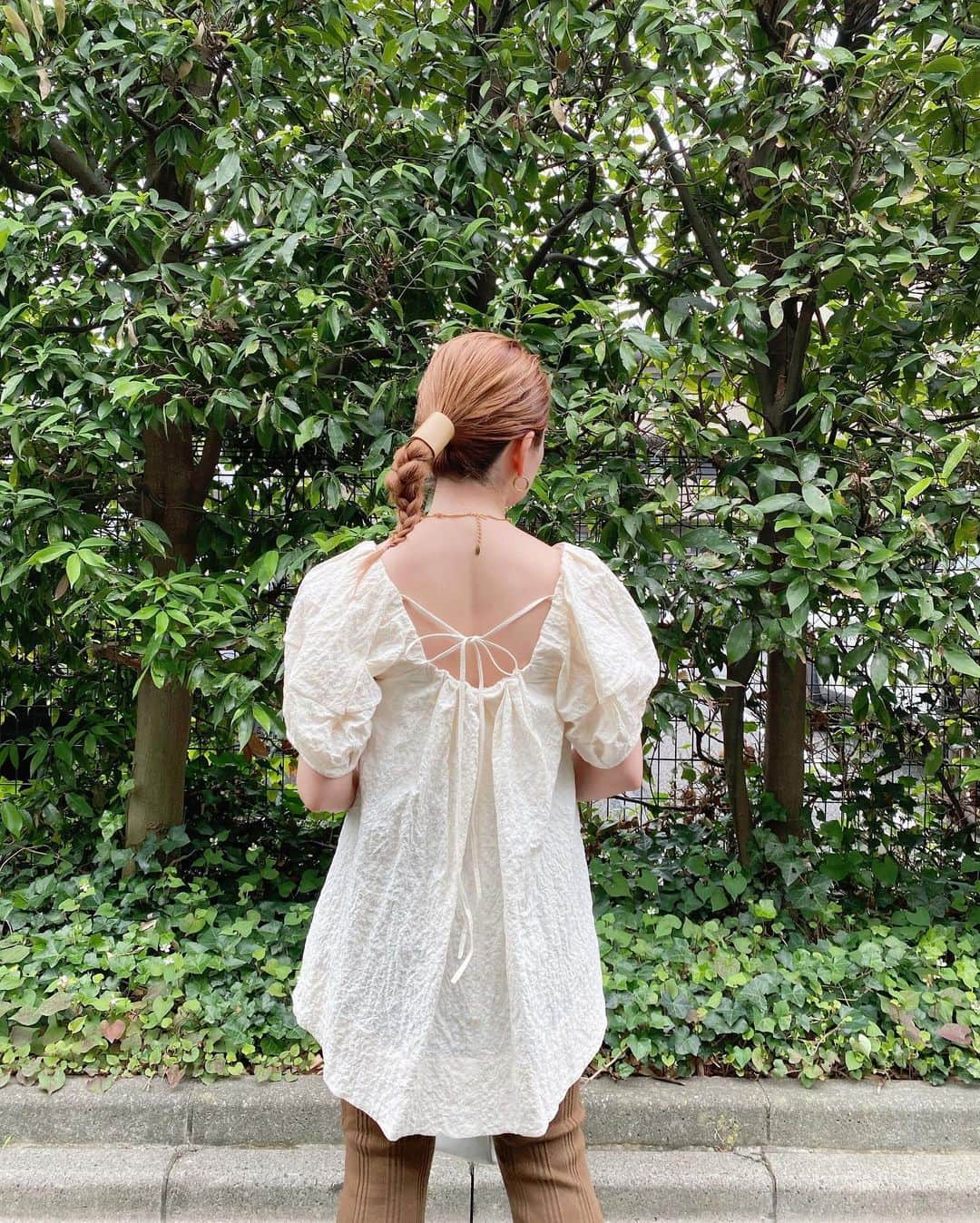高山直子さんのインスタグラム写真 - (高山直子Instagram)「褒められトップス🤍 袖の形がほんと可愛いの。 アイテムはタグ付けしてます🏷  #おとなふく」5月31日 12時34分 - nao_70koro