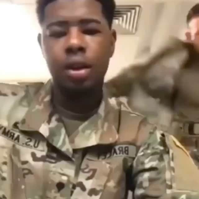 アダム・センのインスタグラム：「All these men and women who have served and currently serving are cut from a different cloth. Nothing but the upmost respect, love and compassion. 🇺🇸  #Memorialday  Repost from @essence_says」