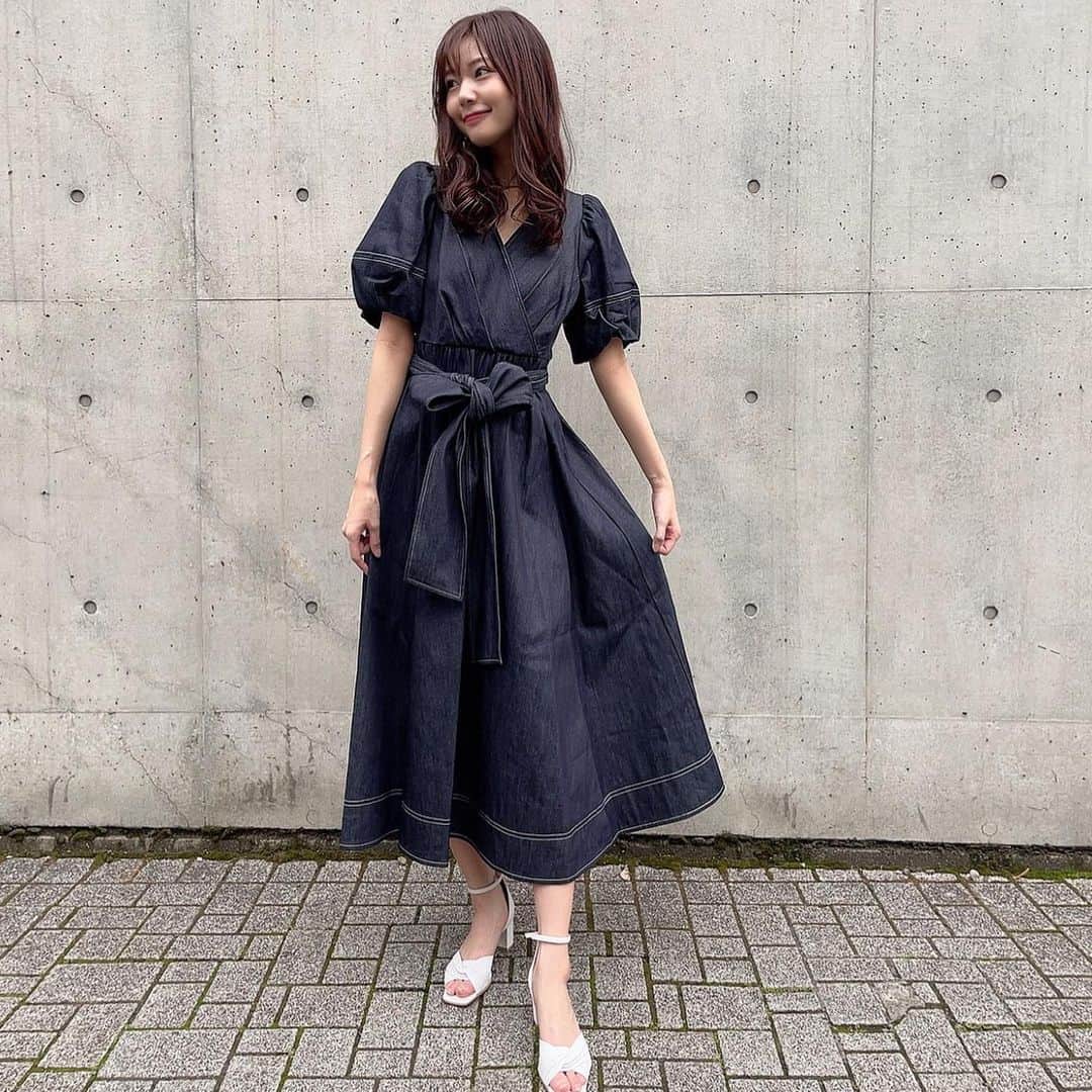 杉浦みずきのインスタグラム：「. 超タイプなワンピース♡ ・ @and.couture  ・ 阪急うめだ4階の上品カワイイゾーンのブランドは私の大好物です、笑 ・ ・ #ootd #onepiece #denim  #私服 #夏服 #ワンピース #デニムワンピース #デニムワンピ　 #andcture」
