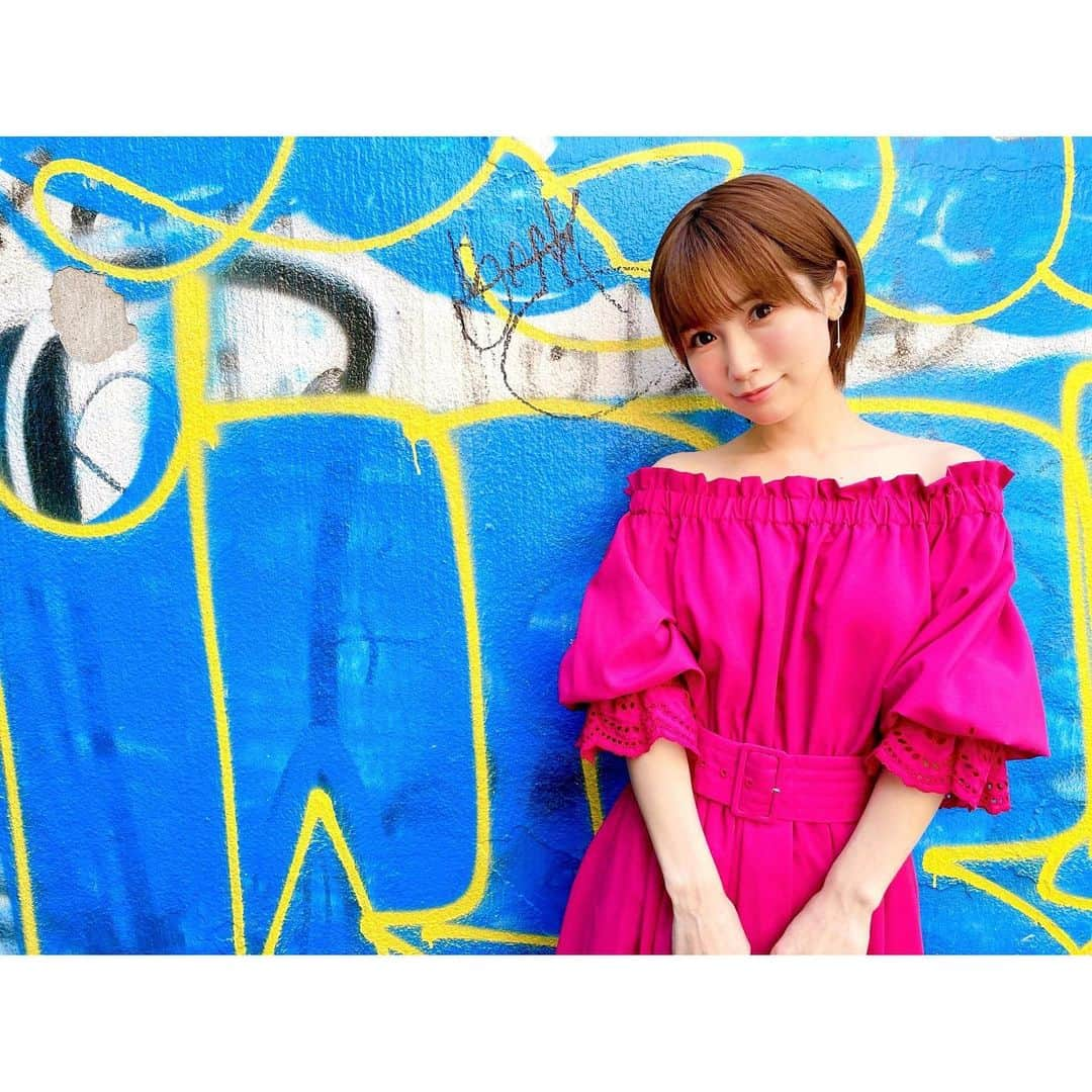 小島みなみさんのインスタグラム写真 - (小島みなみInstagram)「. . 今日は #メンズサイゾー さん インタビューでした💓 . . デビュー10周年のお話とか 今までの連載のお話とか たくさん聞いてもらったよ✨ . 写真もいっぱい撮ってもらって 記事になるのが楽しみです！ . 記事たくさんだして頂けるみたい！ 嬉しいぃぃぃぃ💓 すごいぃぃぃぃ💓 . . スタッフさんみんな優しくて 幸せな時間だったよぅ🥺✨ . 記事があっぷされたら Twitterでお知らせするね🌼 . . . ＊追記＊ 7月で10周年です🥺 . . . #インタビュー #取材 #ポートレート #お仕事 #ピンク #ピンクコーデ #ワンピース #ピンク好き #10周年 #10周年記念 #ウェーブ #骨格ウェーブ #骨格診断ウェーブコーデ」5月31日 19時18分 - kojima_minami_373