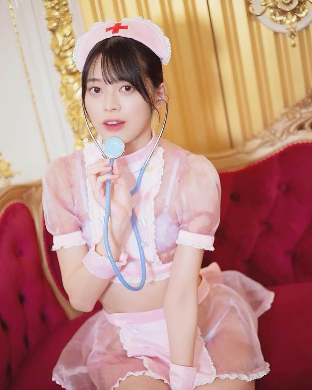 のインスタグラム：「あなたの専属ナースです💗﻿ 心臓の音聴きますよー！﻿ ﻿ ﻿ ﻿ ﻿ ﻿ ﻿ ﻿ #撮影会 #ナースコスプレ #美脚 #美尻 #フェチ」