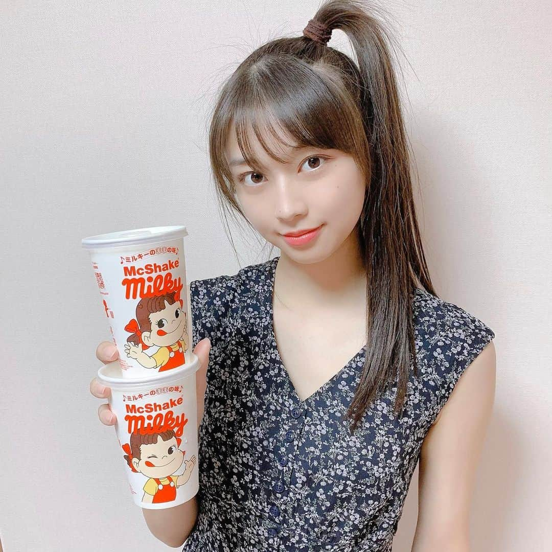 牧野真莉愛さんのインスタグラム写真 - (牧野真莉愛Instagram)「♡ ♡ マックシェイク® ミルキーのままの味(M) ×２ ♡ ♡  #Mcdonalds #マクドナルド #不二家 #ミルキー #ペコちゃん 💕 @fujiya_sweets  #マックシェイクミルキーのままの味 🍬 #モーニング娘21 #morningmusume21 #牧野真莉愛」5月31日 22時13分 - maria_makino.official