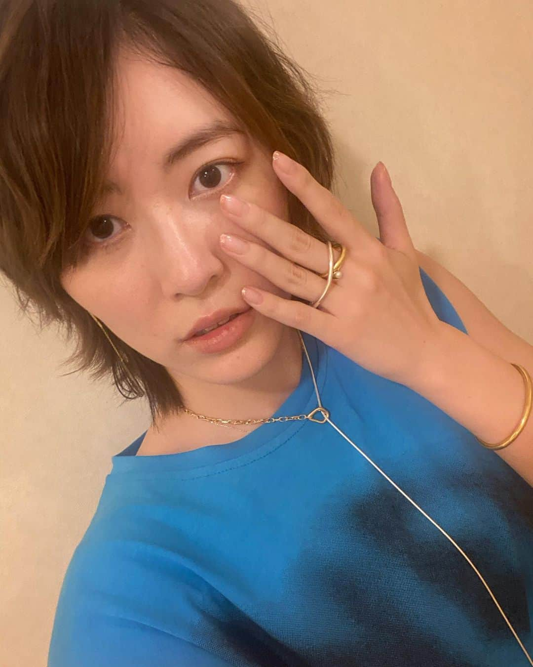 松井珠理奈さんのインスタグラム写真 - (松井珠理奈Instagram)「最近アクセ好き💍✨ 似合う？？  #accessory  #favorite  #likeit  #love  #ring  #bracelet  #necklace  #earrings  #gold  #リング #ブレスレット  #ネックレス  #イヤリング #おやすみ #goodnight  #sweetdreams」5月31日 23時14分 - jurinamatsui3