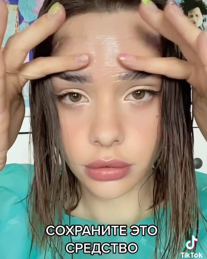 Maria Wayのインスタグラム：「НА ЭТОМ ВИДЕО УЖЕ БОЛЕЕ 6 МИЛЛИОНОВ ПРОСМОТРОВ.🥵поэтому решила выложить сюда. как вам результат?🦋🏹💕💫🌙🐠  ВАЖНО: делала это под чутким руководством знакомого стилиста по волосам. Делать это одному не рекомендуется.  Спасибо.  сразу пишу здесь  как и сразу написала в тикток」