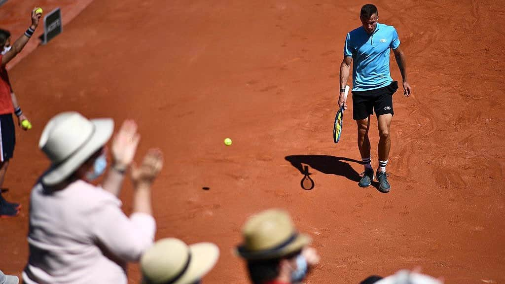 マートン・フチョビッチのインスタグラム：「Round 1 ✅ @rolandgarros」