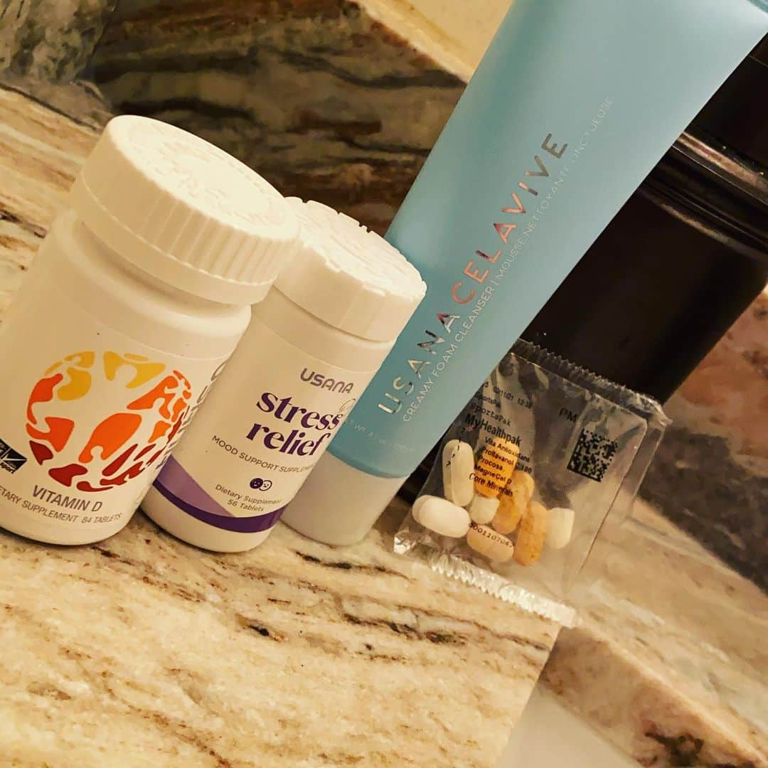 ダニエル・イートンのインスタグラム：「#ad Nightly routine @usanainc #usanaathletes」