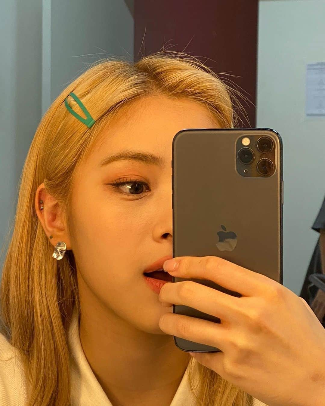 ITZYさんのインスタグラム写真 - (ITZYInstagram)「🌗」6月1日 12時01分 - itzy.all.in.us