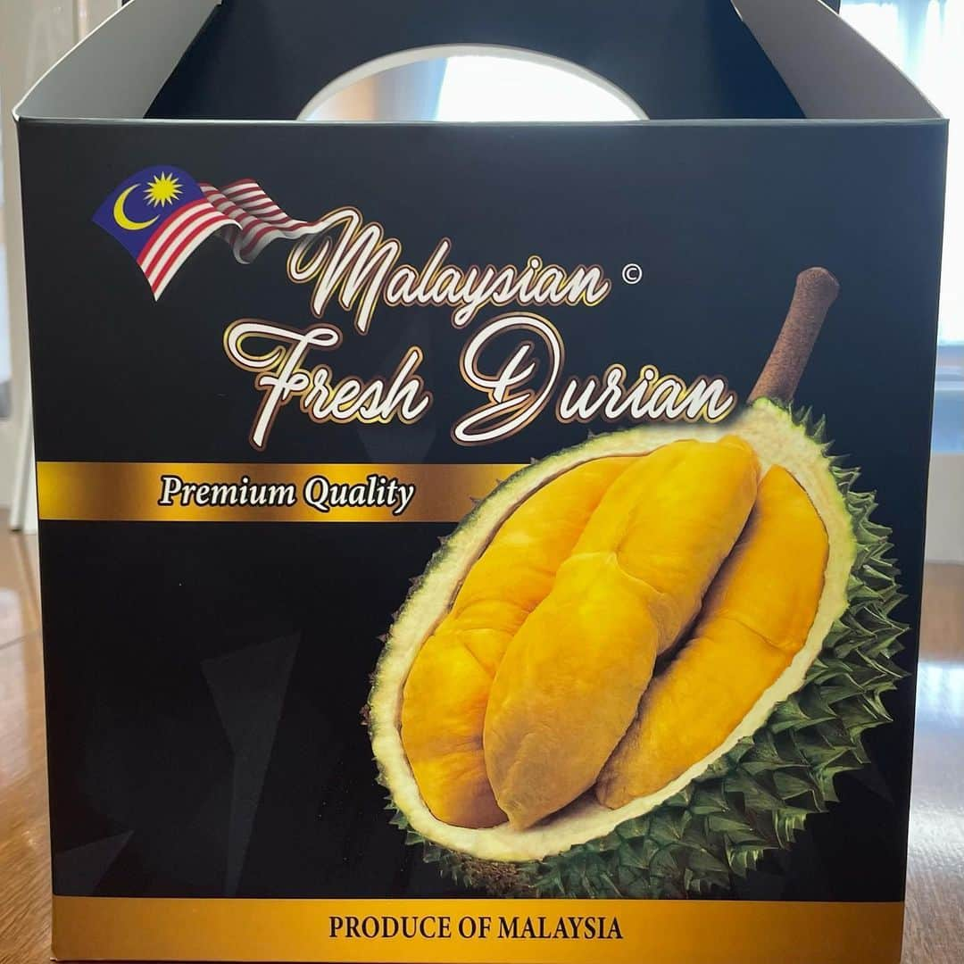 河野太郎のインスタグラム：「Durians are coming to the Japanese market.」